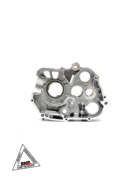 Картер правый YX140 (W063)