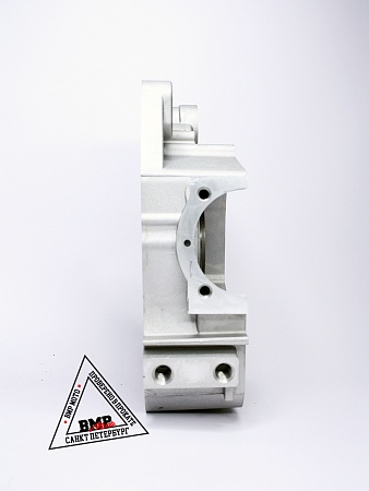 Картер правый 163QMK с балансиром