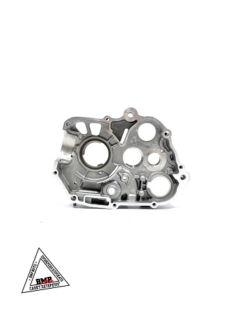 Картер правый YX140 (W063)