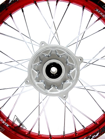 Обод задний 18" (1,85-R18 d=17mm) алюминий/красный XR250 6х153х125(звезда), 4х140х121(диск)