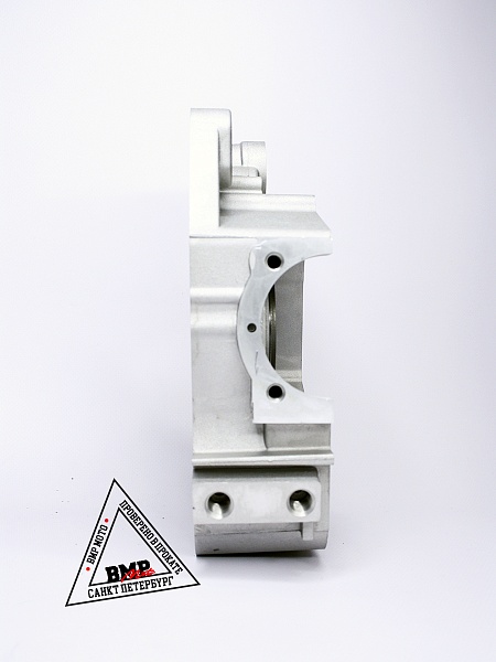 Картер правый 163QMK с балансиром