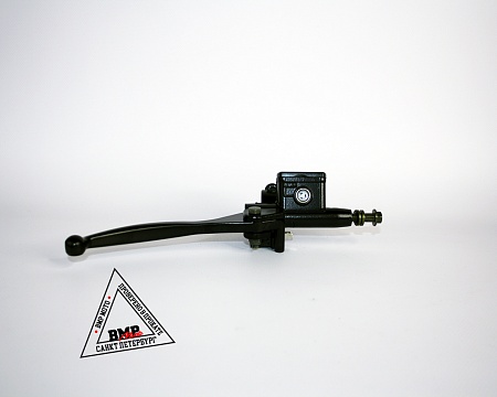 Главный тормозной цилиндр 
(передний) в сборе с рычагом 
TTR125