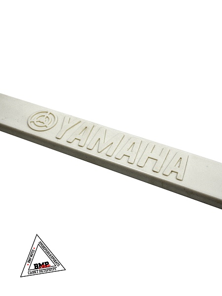 Рамка под номер на скутер (белая) "YMH" (P-6323)